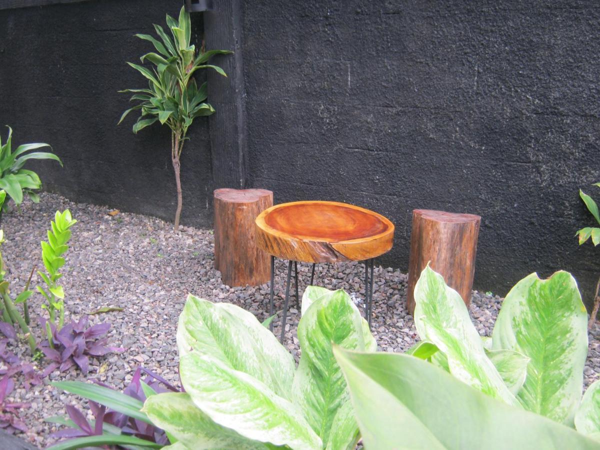Aqilakost N Cafe Gadog Puncak Bogor Exterior foto